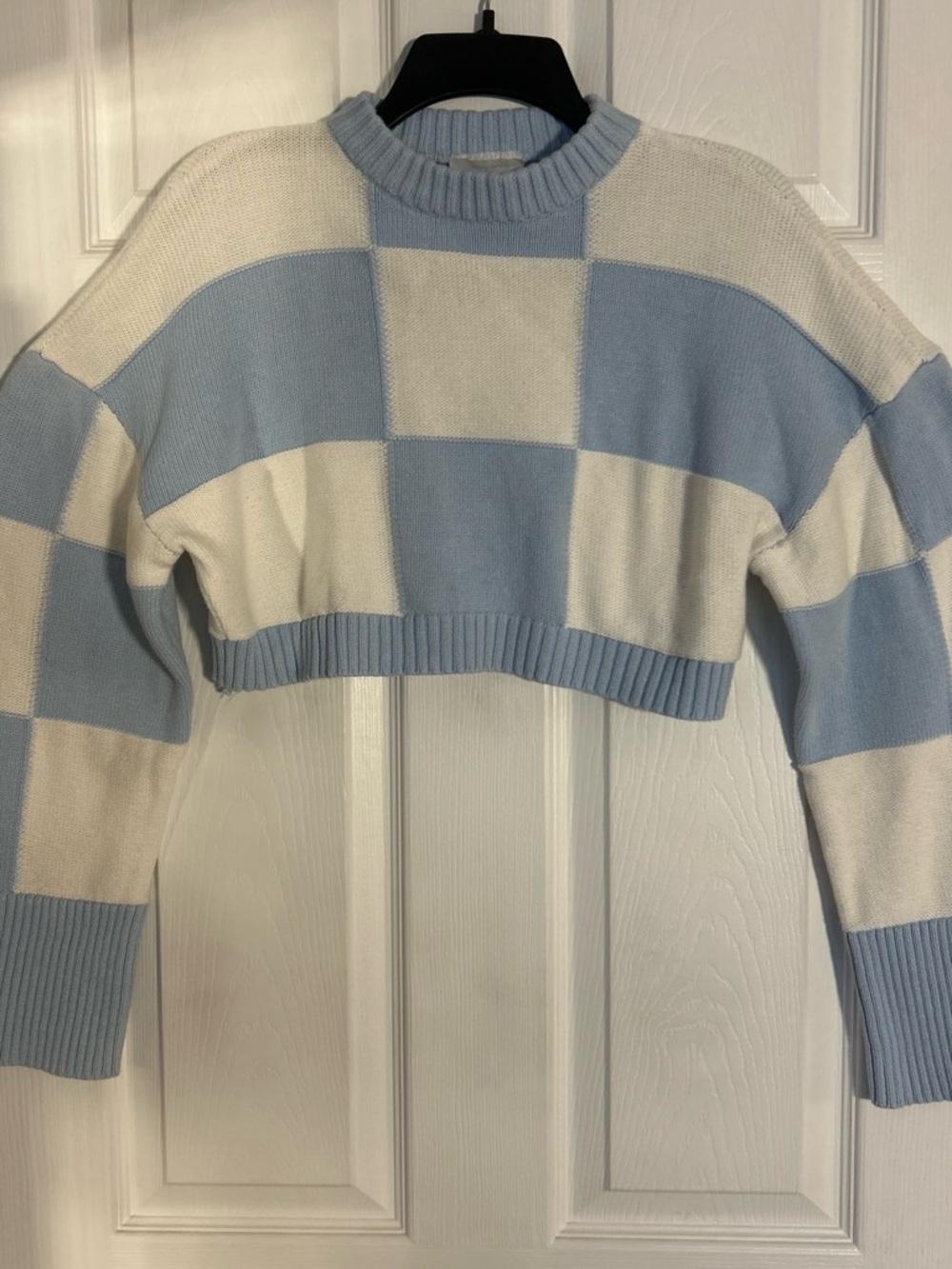 Rough Los Angelos light blue & white cropped cotton sweater size large